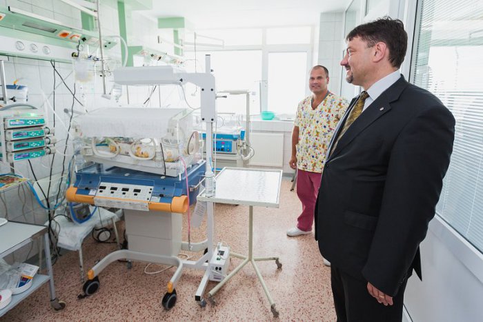 Ilustračný obrázok k článku Novinka v nemocnici: Špeciálna lampa pomáha novorodencom v boji so žltačkou