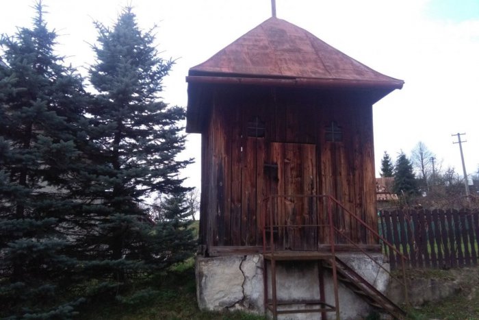 Ilustračný obrázok k článku Dedina pri Zvolene ukrýva historický klenot. Zvoničku s 350-ročným zvonom