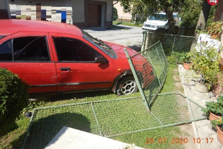 Ilustračný obrázok k článku Opitý mladík vo Veľkej Lúke zrámoval plot: Vodičák nikdy nevlastnil, FOTO