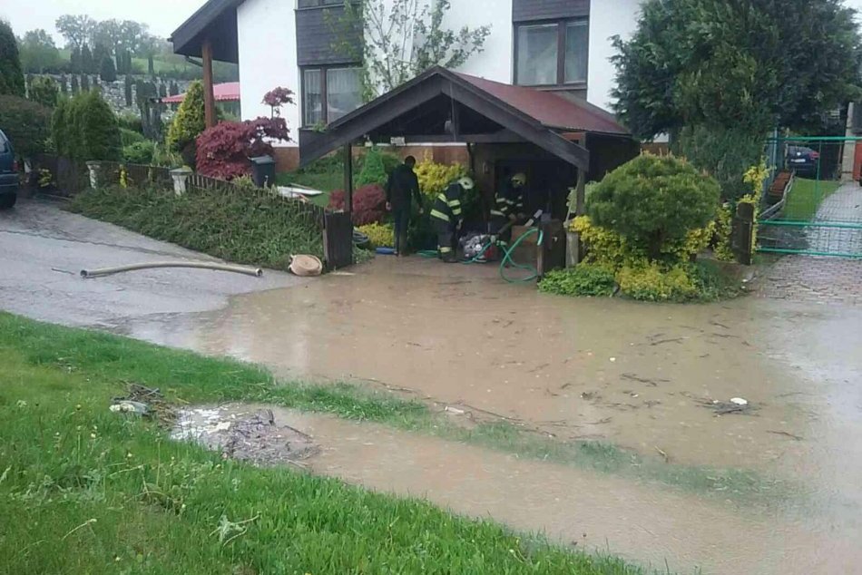 Ilustračný obrázok k článku Očová vyhlásila 3. stupeň povodňovej aktivity: Zaplavené sú domy, záhrady aj cesty
