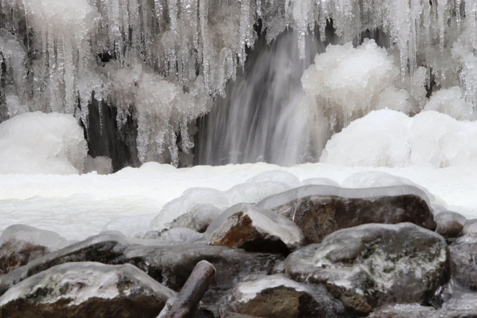 V OBRAZOCH: Turovský vodopád očarí aj v zime